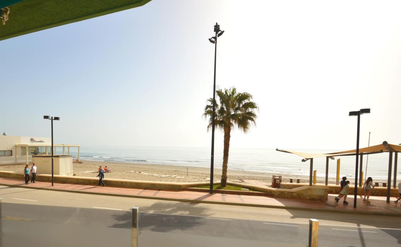 Fuengirola, Primera Linea De Playa Exterior foto